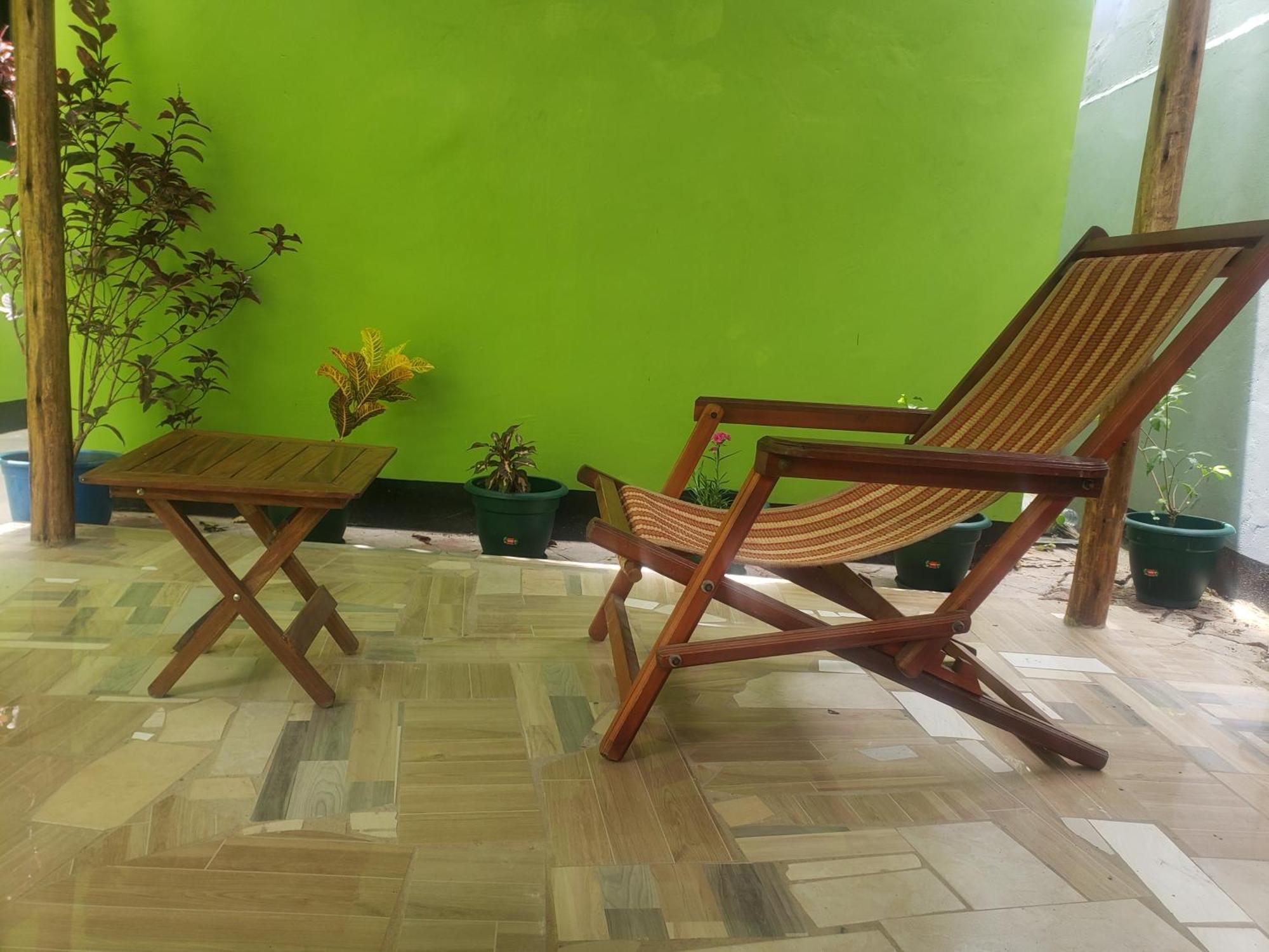 L&J Modern Backpackers Bnb Dar es Salaam Exteriör bild