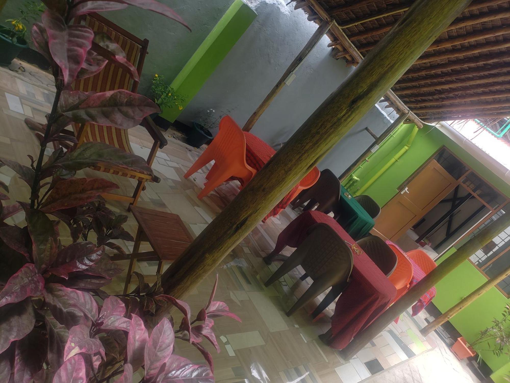 L&J Modern Backpackers Bnb Dar es Salaam Exteriör bild