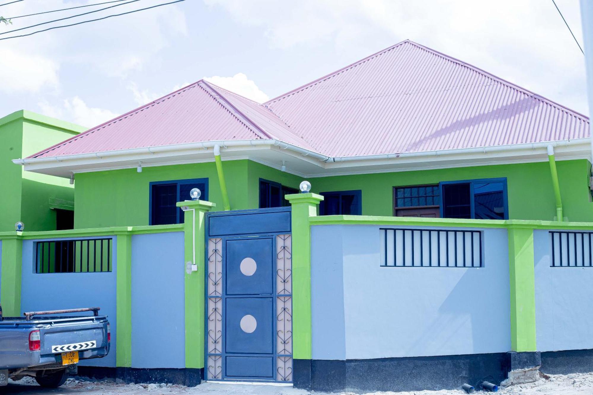 L&J Modern Backpackers Bnb Dar es Salaam Exteriör bild