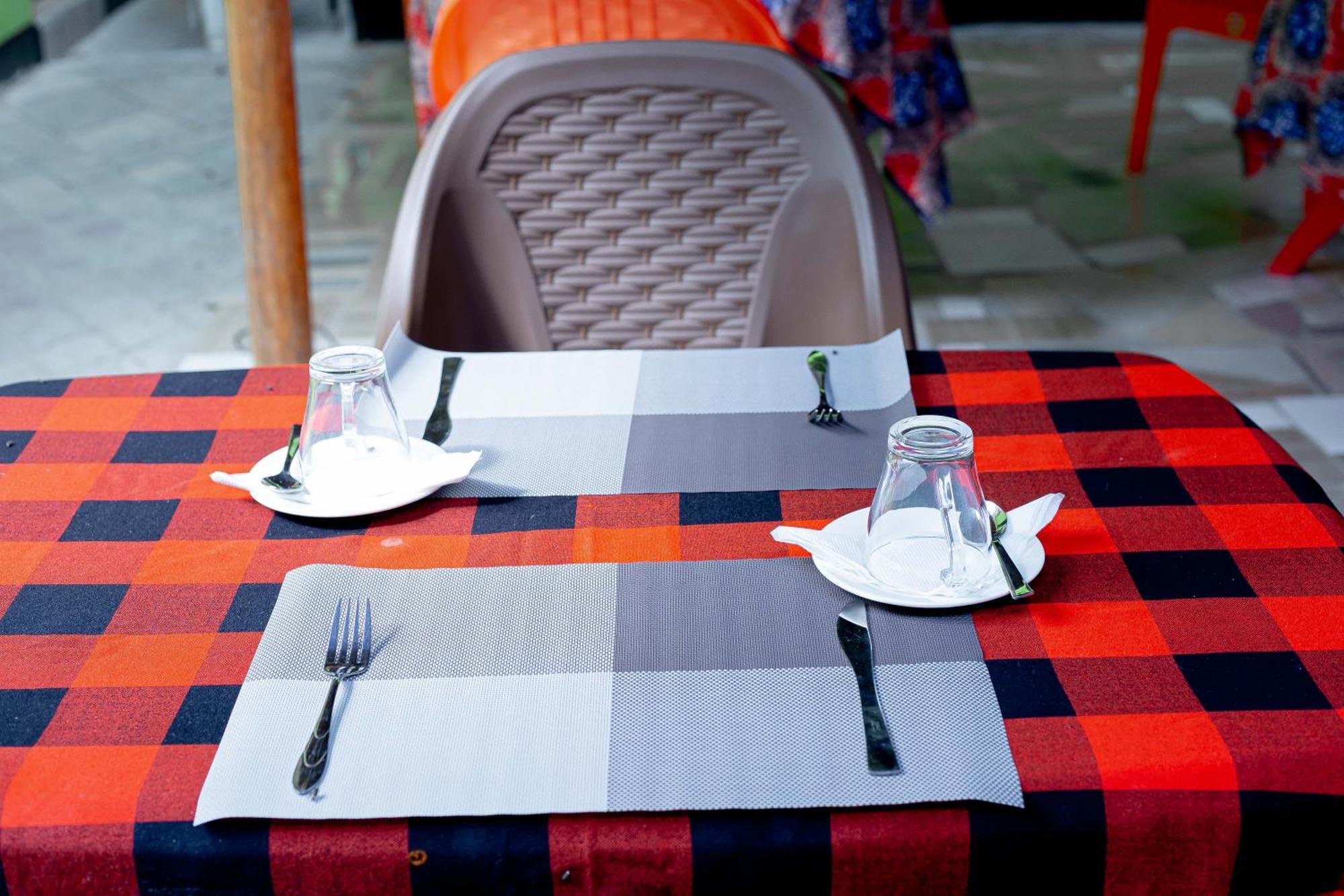 L&J Modern Backpackers Bnb Dar es Salaam Exteriör bild