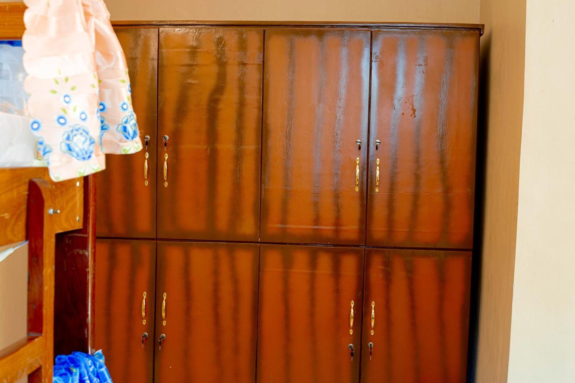 L&J Modern Backpackers Bnb Dar es Salaam Exteriör bild