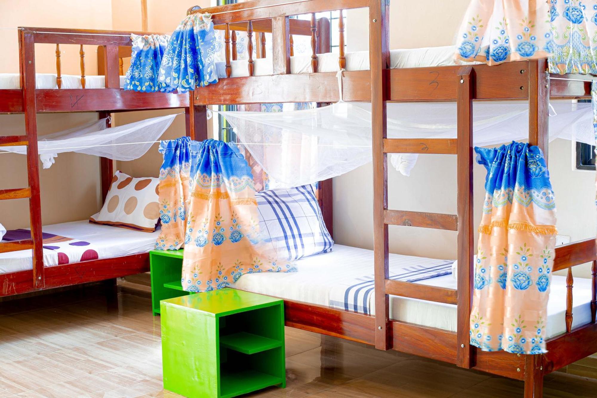 L&J Modern Backpackers Bnb Dar es Salaam Exteriör bild