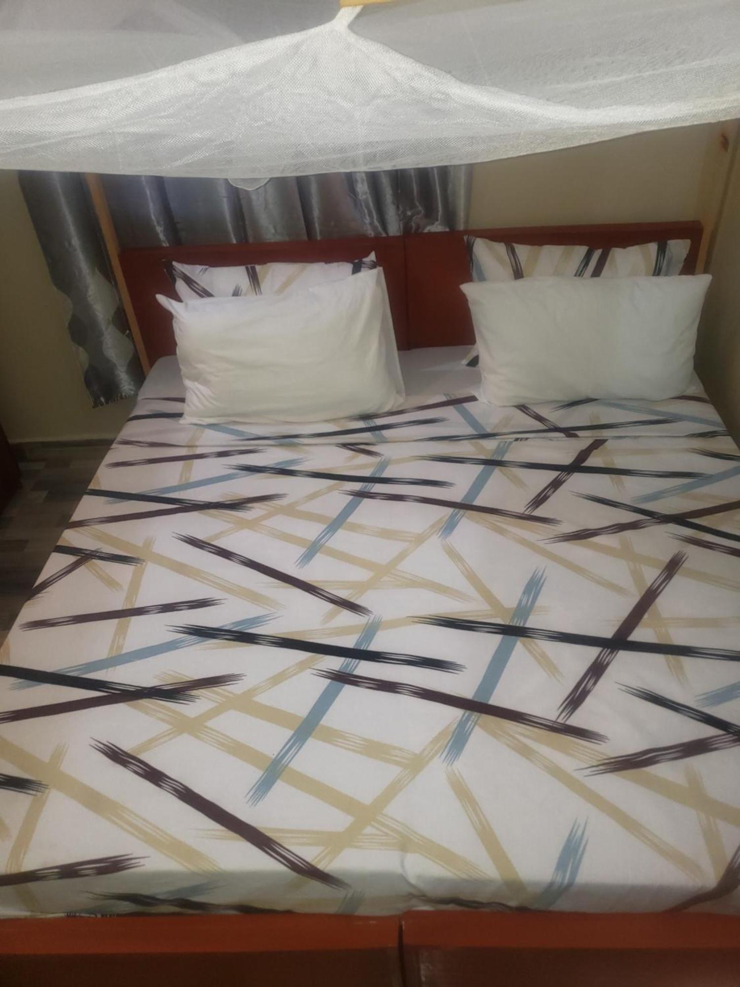 L&J Modern Backpackers Bnb Dar es Salaam Exteriör bild