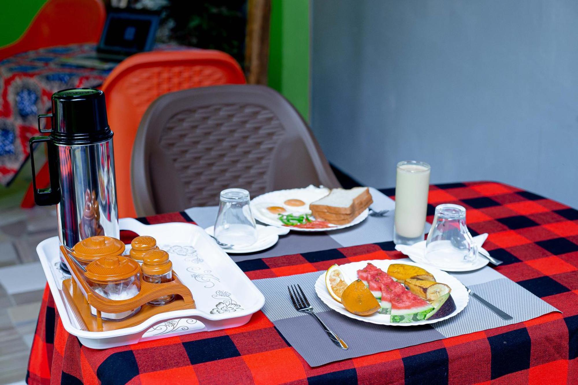 L&J Modern Backpackers Bnb Dar es Salaam Exteriör bild