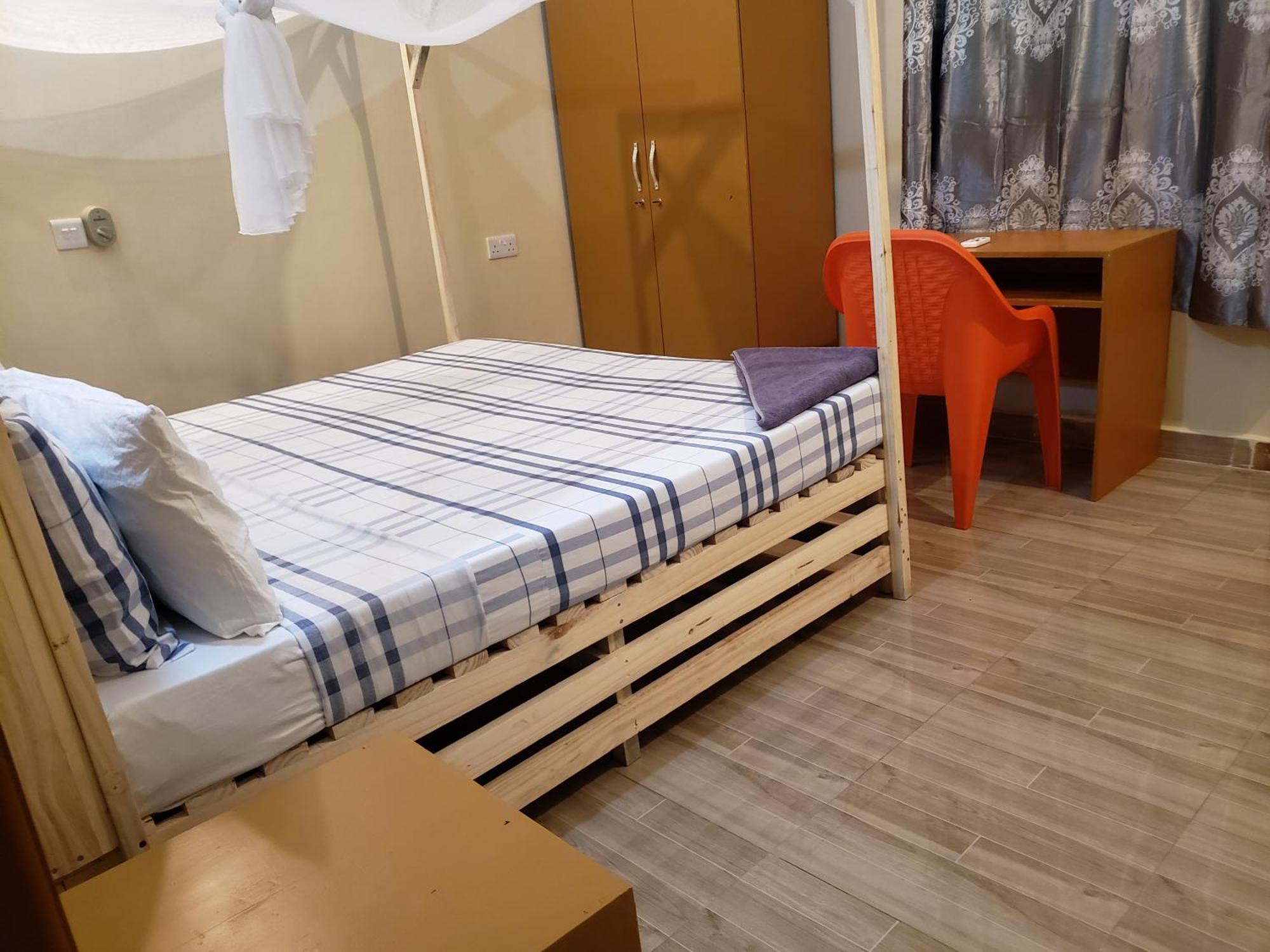 L&J Modern Backpackers Bnb Dar es Salaam Exteriör bild
