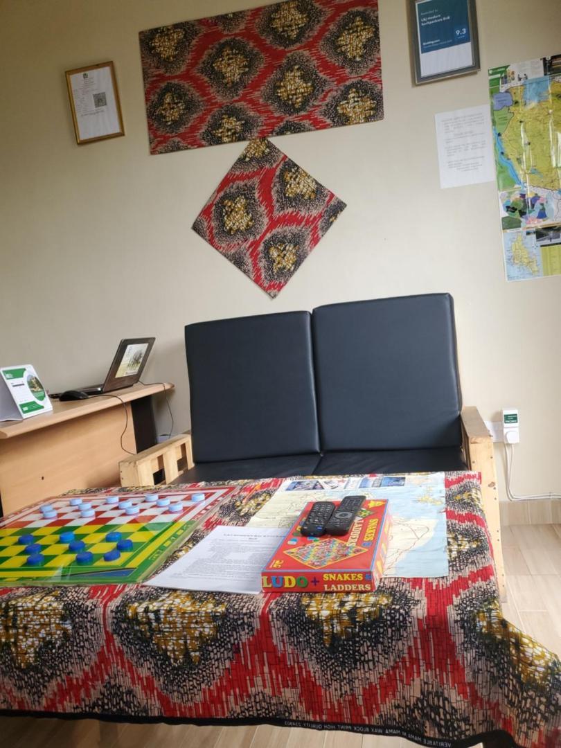 L&J Modern Backpackers Bnb Dar es Salaam Exteriör bild
