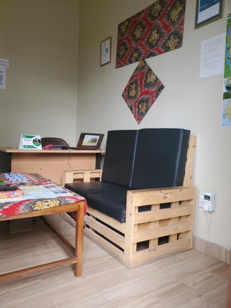 L&J Modern Backpackers Bnb Dar es Salaam Exteriör bild