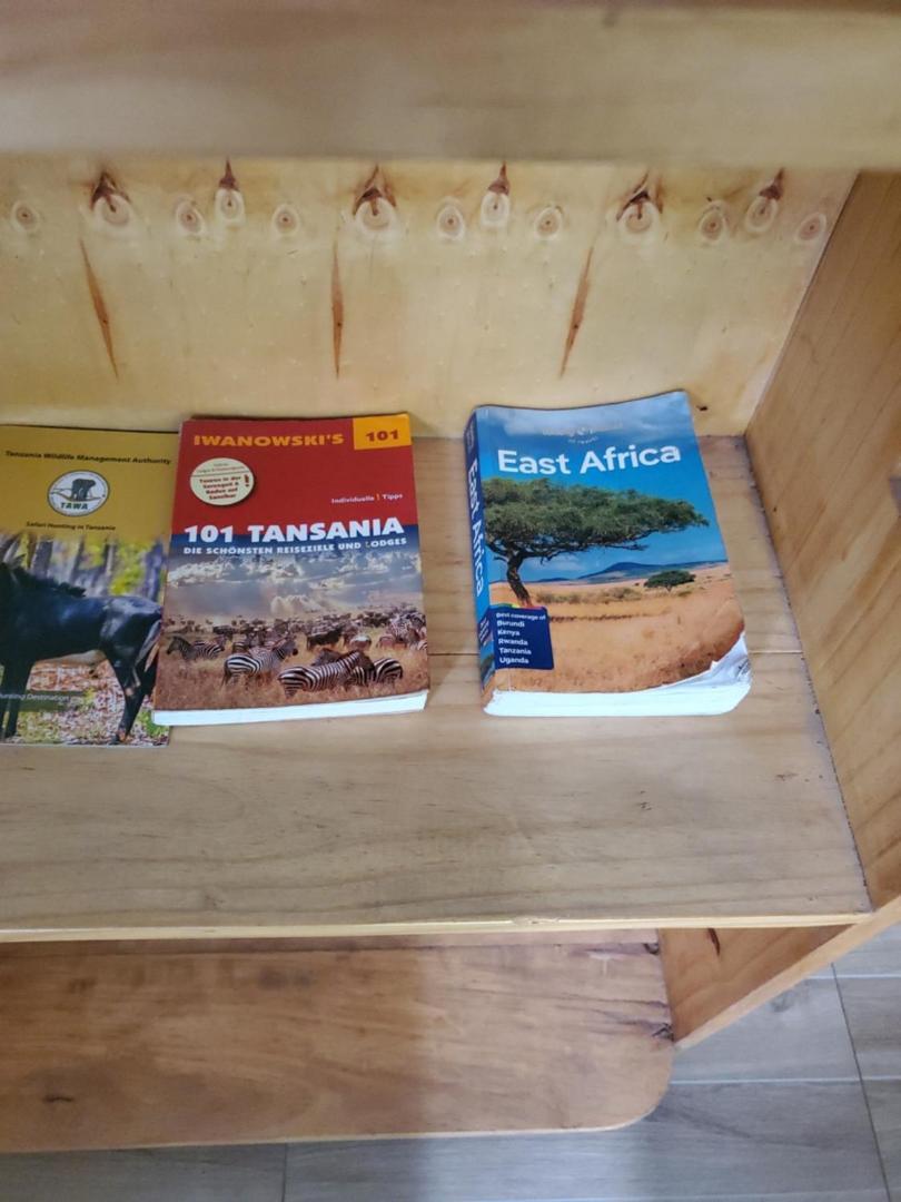 L&J Modern Backpackers Bnb Dar es Salaam Exteriör bild